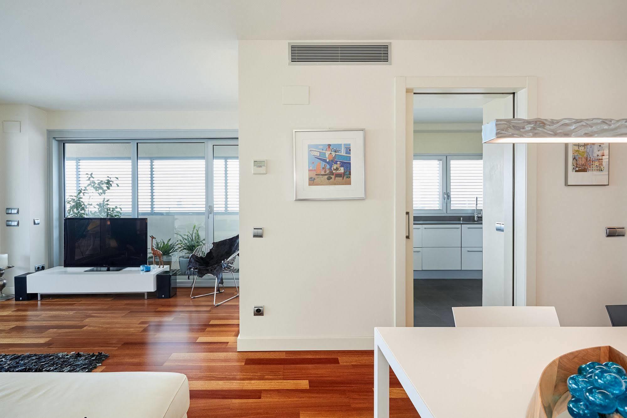 Urban District Apartments - Rambla Suites & Pool Barcelona Exterior foto
