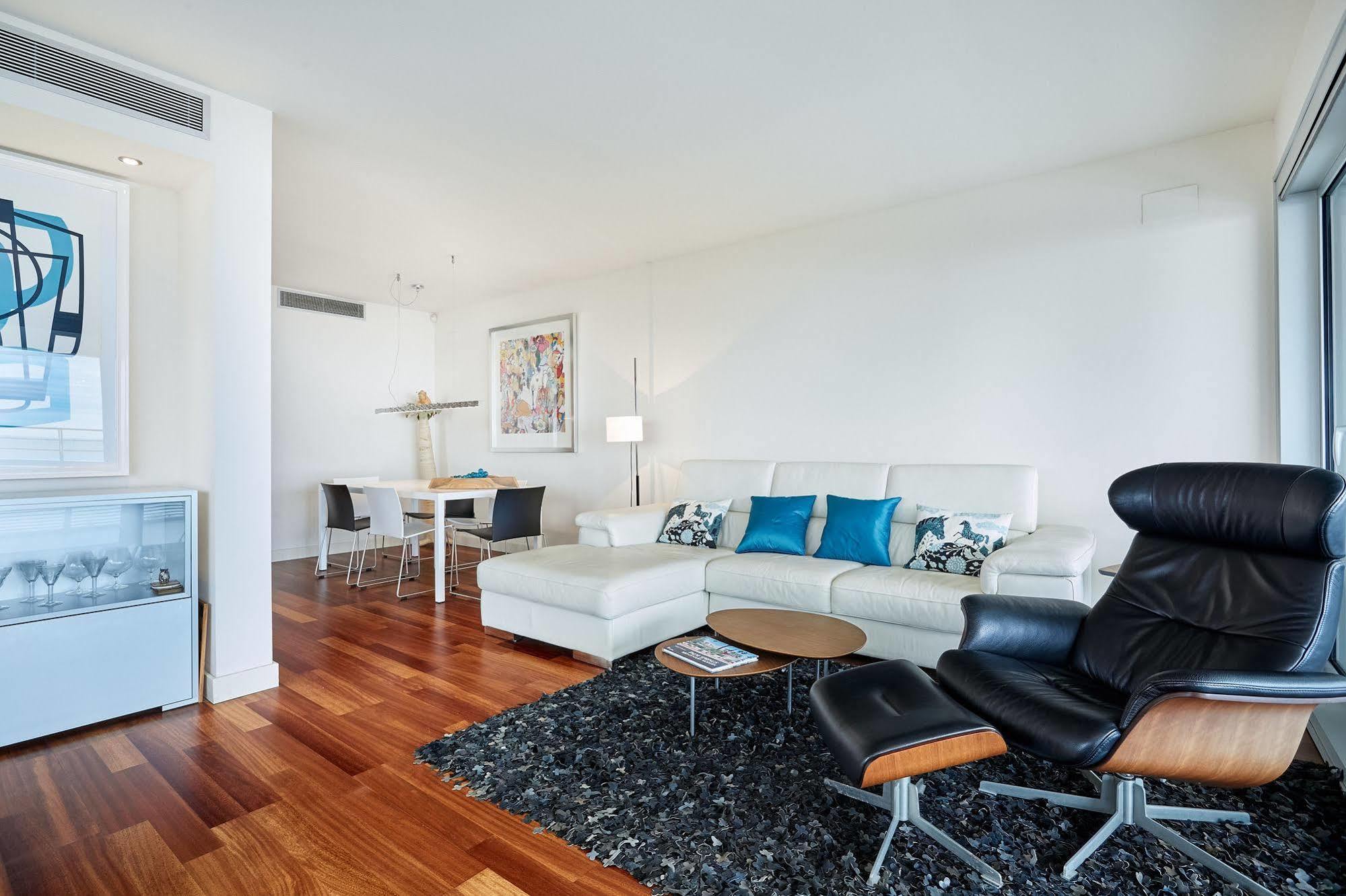 Urban District Apartments - Rambla Suites & Pool Barcelona Exterior foto